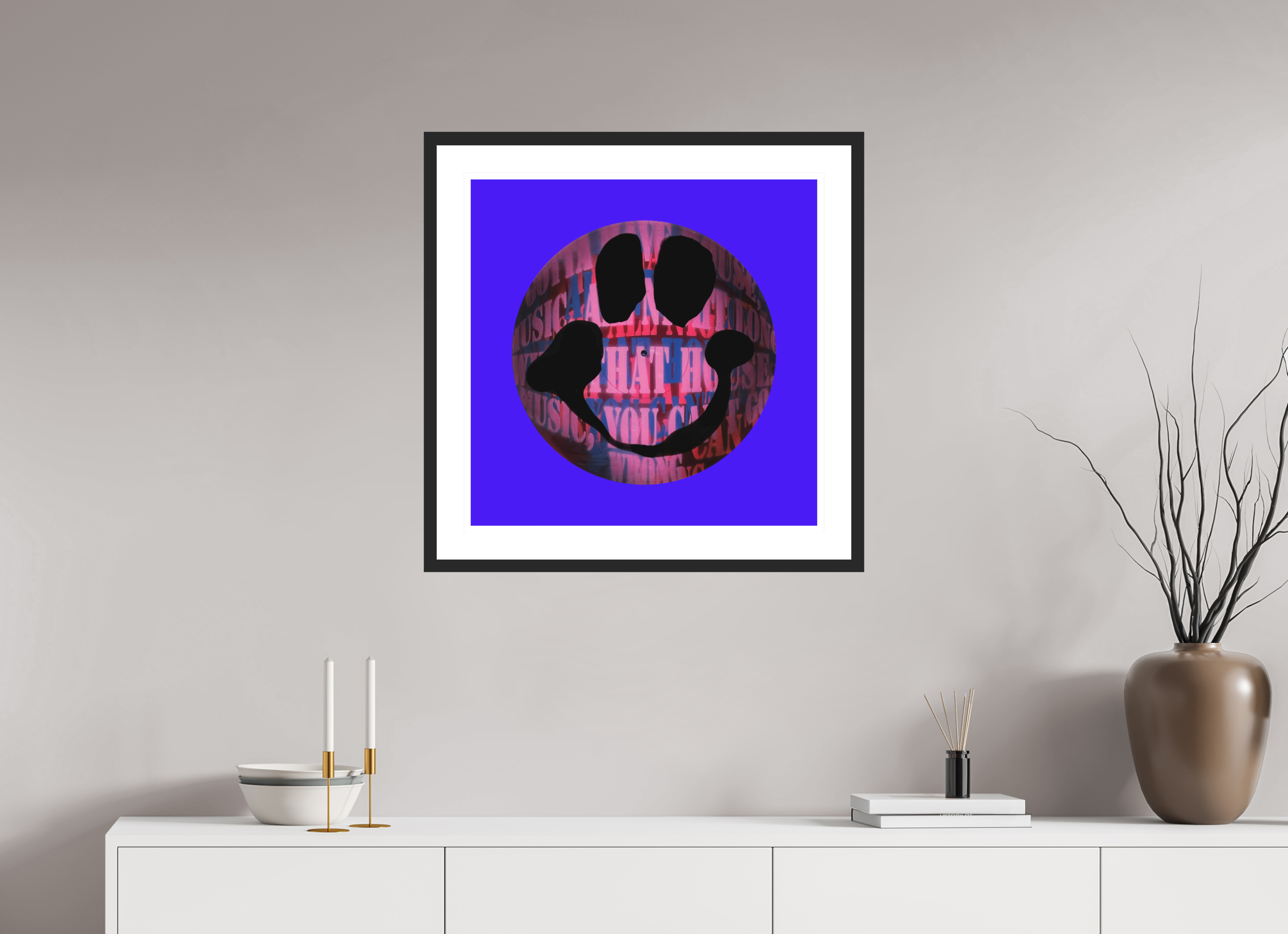 60 x 60 cm, FRAMED BLACK On the record 2 metallic print